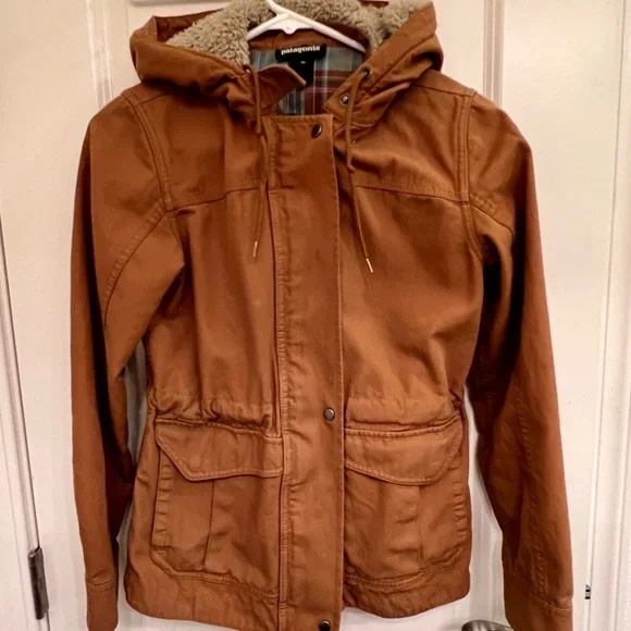 Patagonia Brown Jacket with Blue and Brown Plaid Interior - Picture 8 of 8